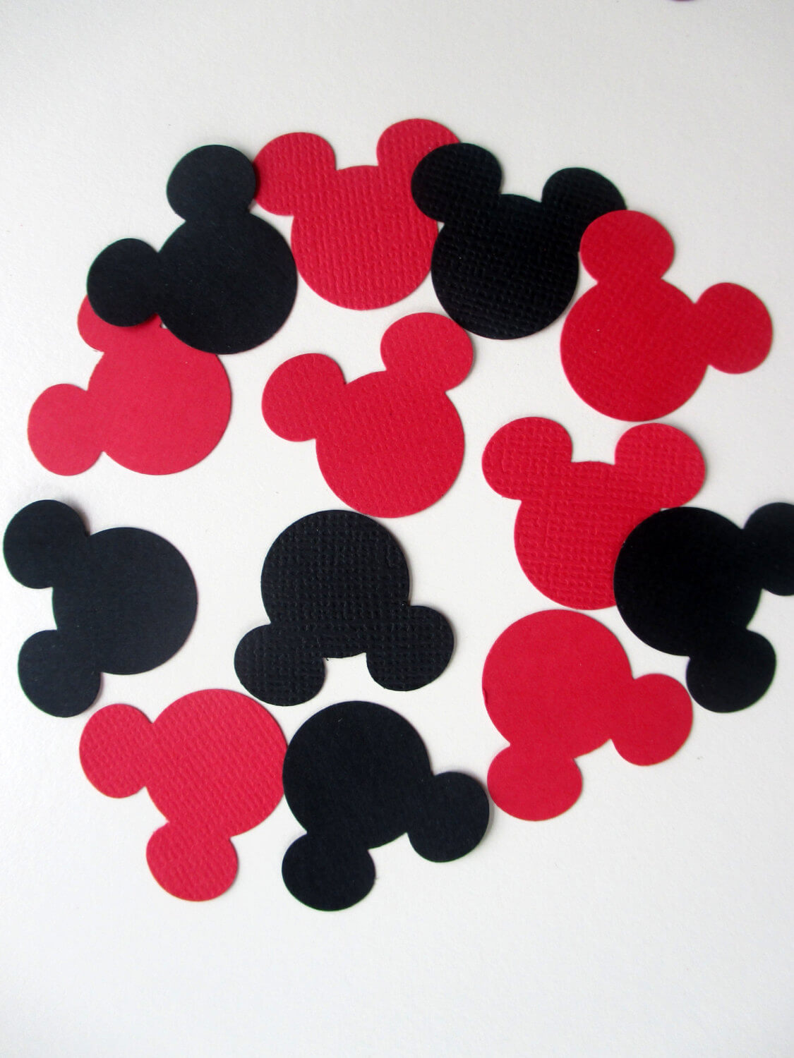 Mickey Mouse confetti