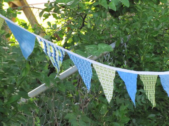 Quick-n-Easy Fabric Bunting Banner {Tutorial}
